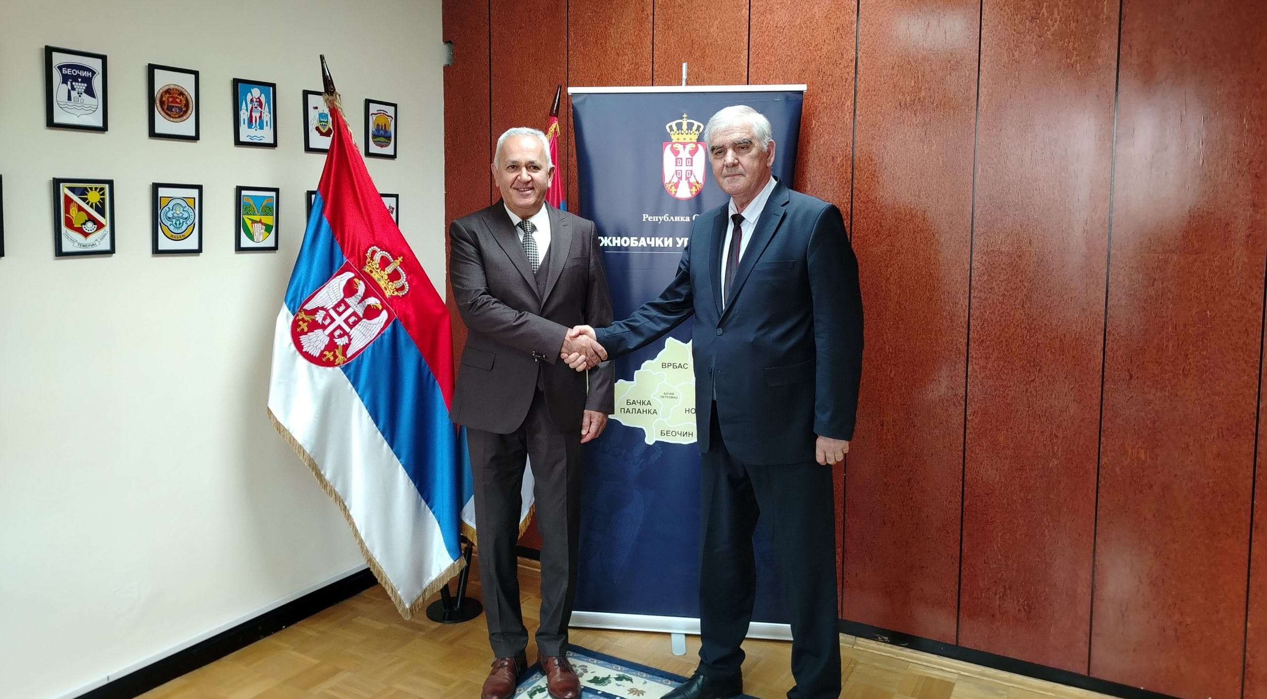 Министар за људска и мањинска права и друштвени дијалог у посети Јужнобачком управном округу